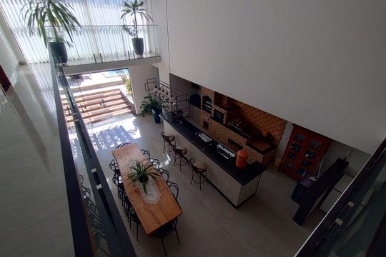 Sala de casa para alugar com 4 quartos, 372m² em Cidade Jardim, Uberlândia
