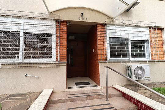 Entrada de apartamento à venda com 2 quartos, 63m² em São Geraldo, Porto Alegre