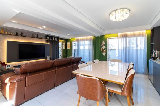 Casa à venda com 4 quartos, 560m² em Jardim Picolo, São Paulo