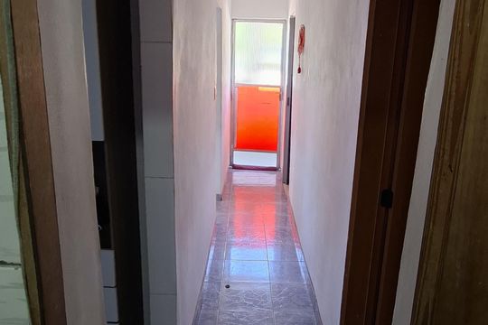 Corredor de casa para alugar com 2 quartos, 80m² em Tomás Coelho, Rio de Janeiro