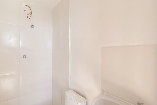 Banheiro  de kitnet/studio à venda com 1 quarto, 17m² em Jardim Danfer, São Paulo