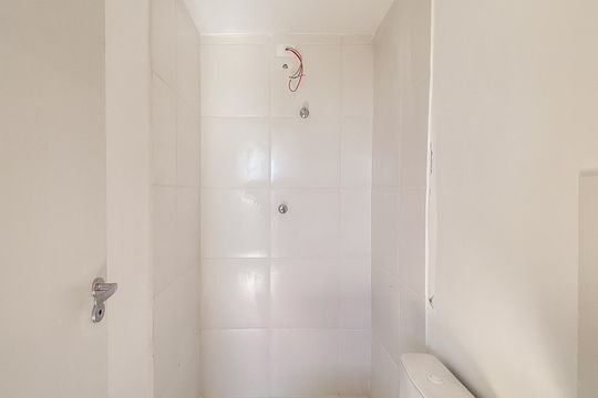 Banheiro  de kitnet/studio para alugar com 1 quarto, 17m² em Jardim Danfer, São Paulo