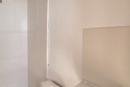 Banheiro  de kitnet/studio para alugar com 1 quarto, 17m² em Jardim Danfer, São Paulo