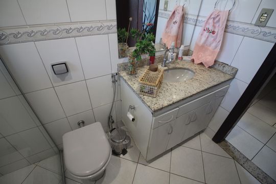 Banheiro de casa à venda com 3 quartos, 360m² em Eldorado, Contagem