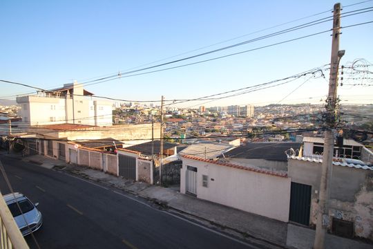 Vista de casa à venda com 3 quartos, 360m² em Eldorado, Contagem