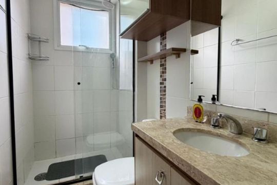 Banheiro de apartamento para alugar com 2 quartos, 65m² em Jardim Botânico, Porto Alegre