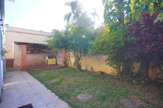 Quintal de casa à venda com 4 quartos, 220m² em Centro, São Leopoldo
