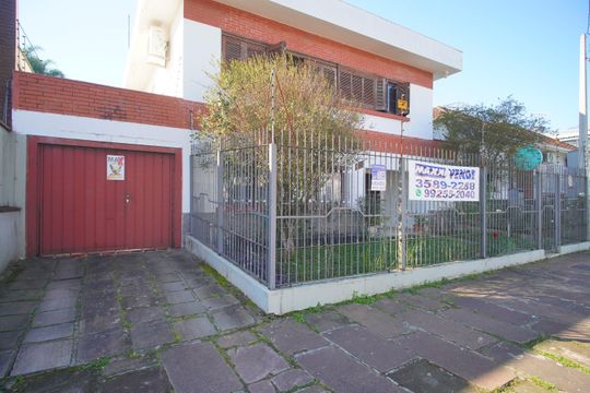 Fachada de casa à venda com 4 quartos, 220m² em Centro, São Leopoldo