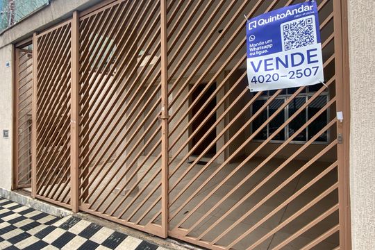 Fachada de casa à venda com 2 quartos, 145m² em Centro, Osasco