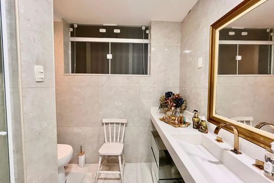 Banheiro  de apartamento para alugar com 3 quartos, 140m² em Copacabana, Rio de Janeiro