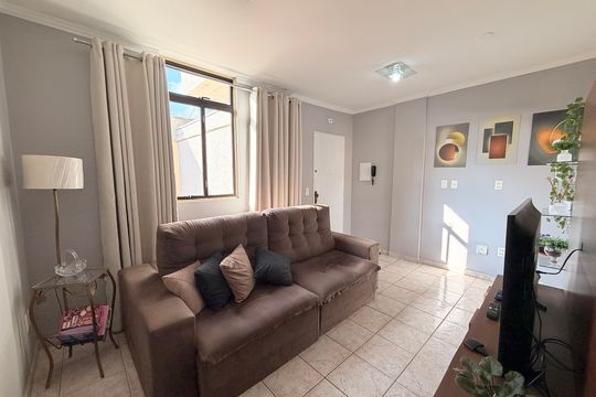 Sala de apartamento à venda com 2 quartos, 65m² em Vila Rami, Jundiaí