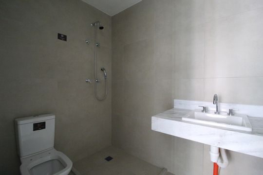 Banheiro da Suíte de apartamento à venda com 1 quarto, 33m² em Indianópolis, São Paulo