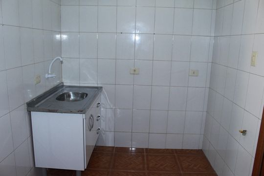 Cozinha de kitnet/studio para alugar com 1 quarto, 27m² em República, São Paulo