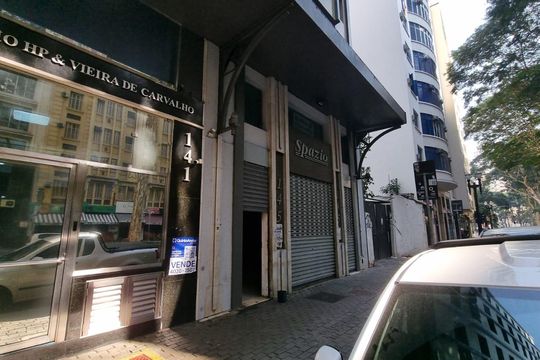 Fachada de kitnet/studio para alugar com 1 quarto, 27m² em República, São Paulo