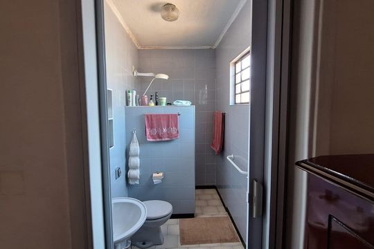 Banheiro de casa à venda com 2 quartos, 140m² em Jardim das Vitorias Regias, Valinhos