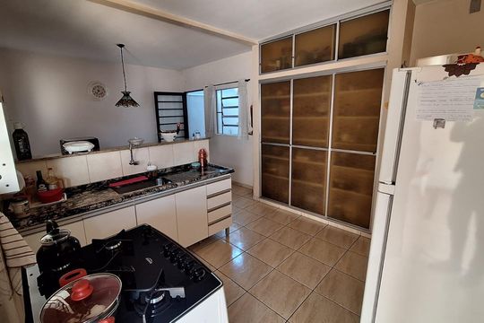 Cozinha de casa à venda com 2 quartos, 140m² em Jardim das Vitorias Regias, Valinhos