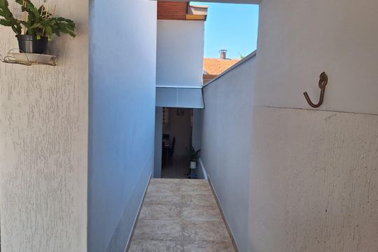 Área externa de casa à venda com 2 quartos, 140m² em Jardim das Vitorias Regias, Valinhos