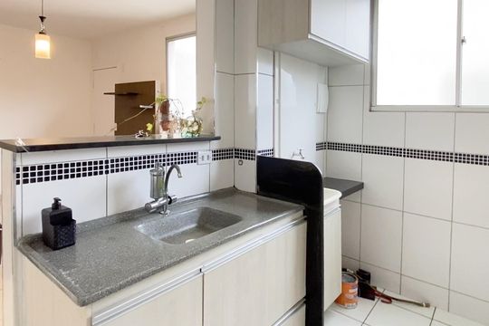 Cozinha de apartamento para alugar com 2 quartos, 54m² em Califórnia, Belo Horizonte