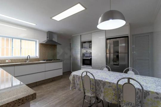 Casa à venda com 3 quartos, 318m² em Vila Guarani (Zona Sul), São Paulo