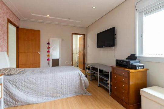 Casa à venda com 3 quartos, 318m² em Vila Guarani (Zona Sul), São Paulo