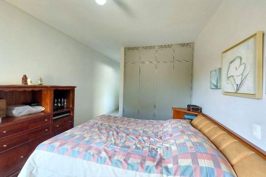 Casa à venda com 3 quartos, 180m² em Vila Alexandria, São Paulo