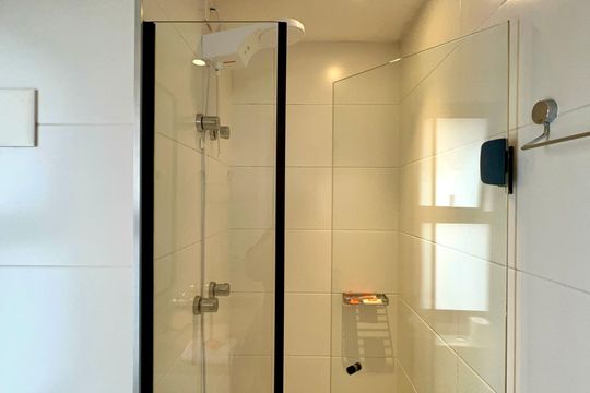 Banheiro de kitnet/studio à venda com 1 quarto, 26m² em Sumarezinho, São Paulo