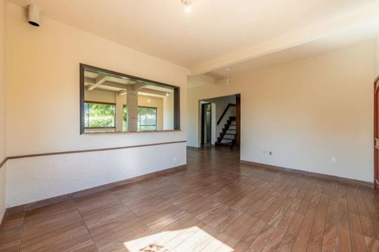 Sala de casa para alugar com 4 quartos, 200m² em Passo das Pedras, Porto Alegre