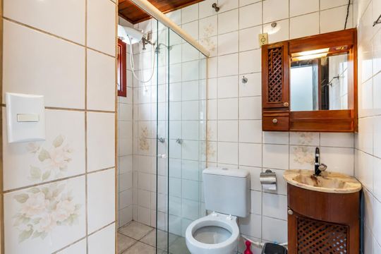 Banheiro 2 de casa para alugar com 4 quartos, 200m² em Passo das Pedras, Porto Alegre