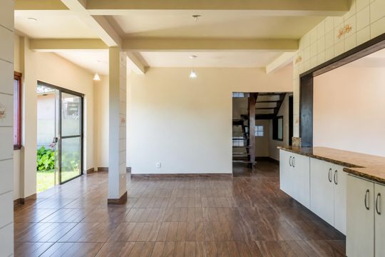 Sala de casa para alugar com 4 quartos, 200m² em Passo das Pedras, Porto Alegre