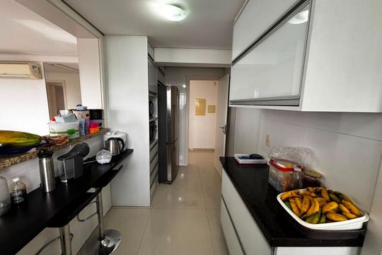 Cozinha de apartamento para alugar com 3 quartos, 101m² em Jardim São Pedro, Porto Alegre