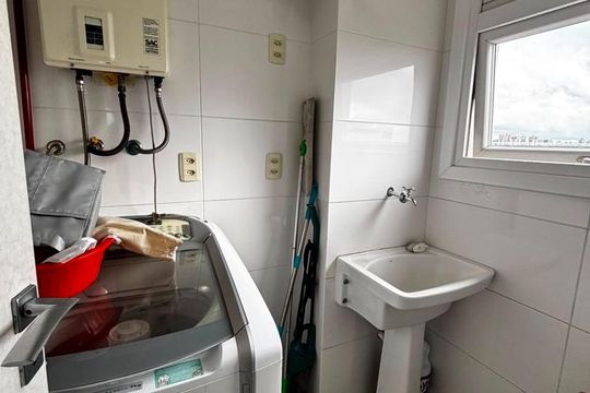 Área de serviço de apartamento para alugar com 3 quartos, 101m² em Jardim São Pedro, Porto Alegre