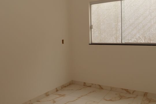 Casa à venda com 3 quartos, 87m² em Residencial Recanto do Bosque, Goiânia