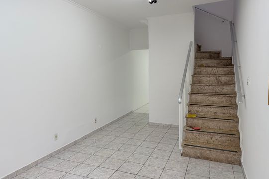 Sala de casa para alugar com 2 quartos, 130m² em Parque Colonial, São Paulo