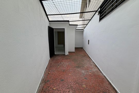 Lavanderia de casa para alugar com 2 quartos, 130m² em Parque Colonial, São Paulo