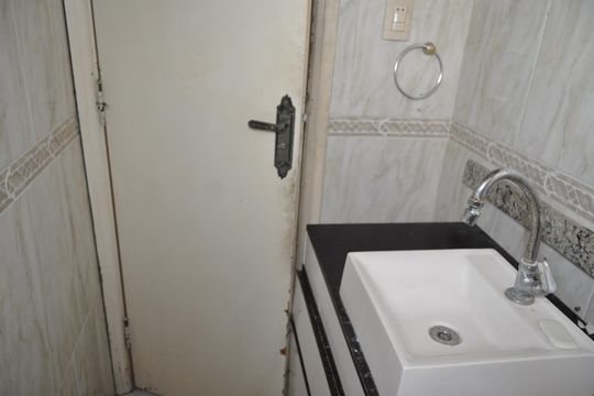Banheiro de apartamento à venda com 3 quartos, 61m² em Grajaú, Rio de Janeiro