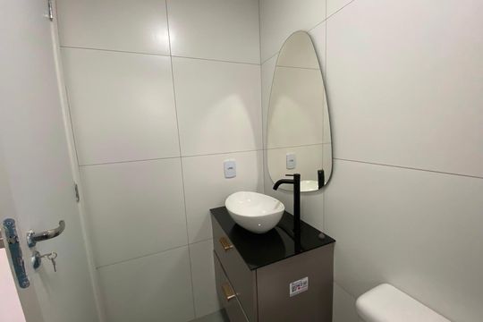 Banheiro de kitnet/studio para alugar com 1 quarto, 22m² em Vila Mariana, São Paulo