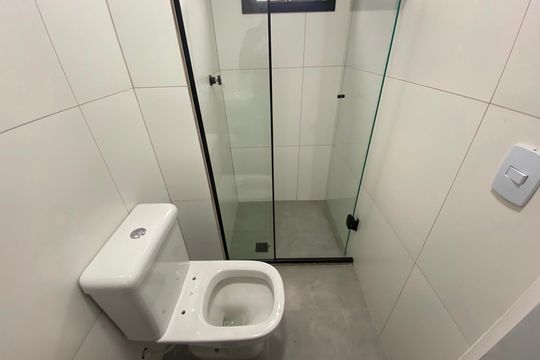 Banheiro de kitnet/studio para alugar com 1 quarto, 22m² em Vila Mariana, São Paulo
