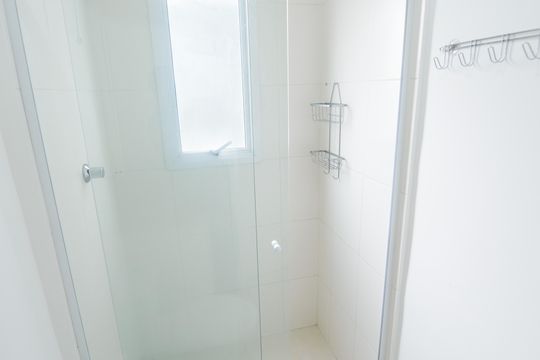 Banheiro de apartamento para alugar com 1 quarto, 27m² em Lavadouro de Areia, Taubaté