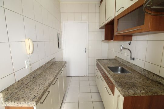 Cozinha de apartamento para alugar com 3 quartos, 64m² em Cidade Morumbi, São José dos Campos