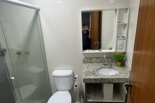 Banheiro de apartamento para alugar com 2 quartos, 40m² em Centro, Rio de Janeiro
