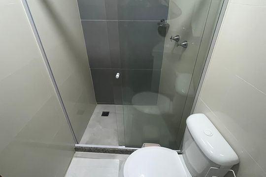 Banheiro social de apartamento para alugar com 2 quartos, 40m² em Centro, Rio de Janeiro