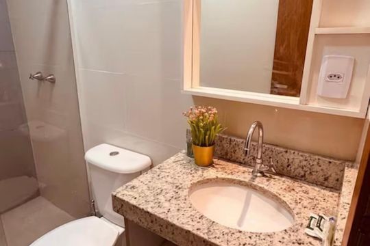 Banheiro social de apartamento para alugar com 2 quartos, 40m² em Centro, Rio de Janeiro