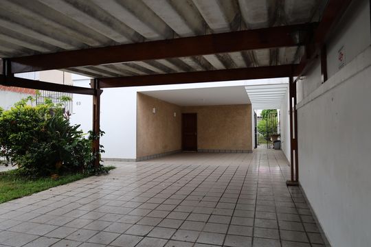 Área externa de casa à venda com 4 quartos, 418m² em Cidade Dutra, São Paulo