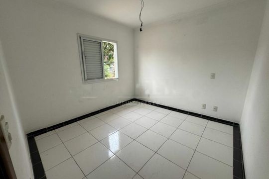 Casa à venda com 3 quartos, 93m² em Jardim Sabara, São Paulo