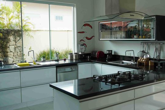 Cozinha de casa de condomínio para alugar com 3 quartos, 950m² em Residencial Seis (alphaville), Santana de Parnaíba