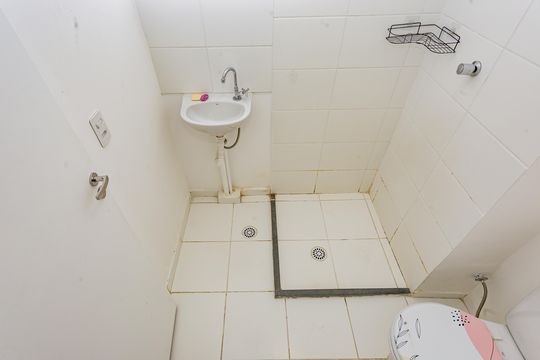 Banheiro de apartamento para alugar com 1 quarto, 20m² em Vila Moraes, São Paulo
