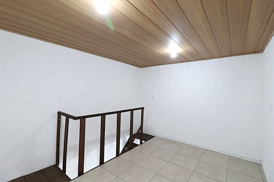 Quarto de casa para alugar com 1 quarto, 28m² em Mário Quintana, Porto Alegre
