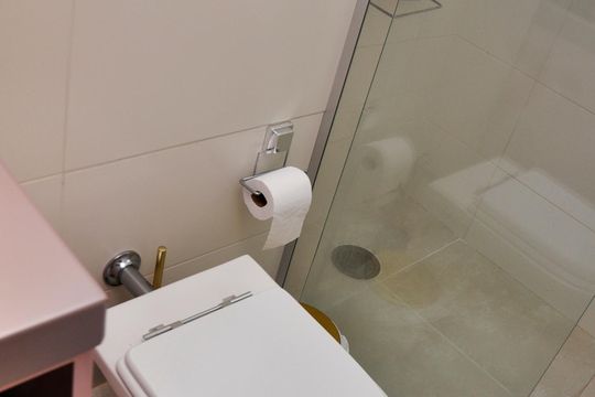 Detalhe - Banheiro Social de casa à venda com 5 quartos, 420m² em São Domingos, São Paulo