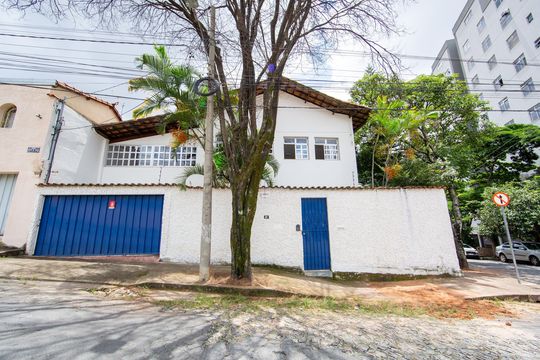 Fachada de casa à venda com 6 quartos, 431m² em Minas Brasil, Belo Horizonte