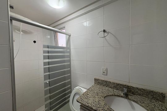Banheiro suite 1 de apartamento para alugar com 2 quartos, 64m² em Residencial Granville, Goiânia